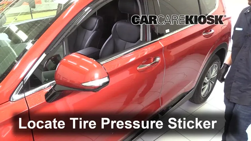 2020 Hyundai Santa Fe Limited 2.4L 4 Cyl. Pneus et roues Vérifier la pression des pneus